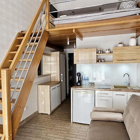 Holiday Home Slavia New S8 Miedzyzdroje Z Antresola I Balkonem Przy Plazy Kültér fotó